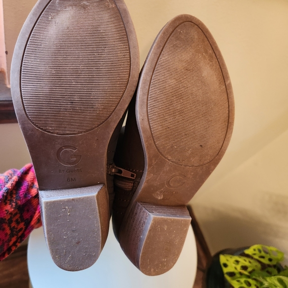 G by GUESS¿ ankle booties brown leather like new sz 6 - Picture 2 of 8